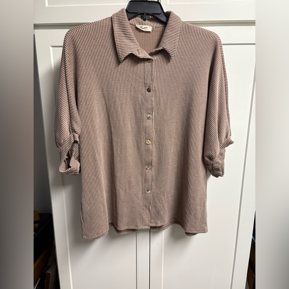 Women's Ribbed Button-Down Shirt - Taupe